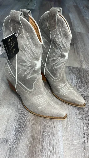 Estelar Taupe Cowgirl Boots