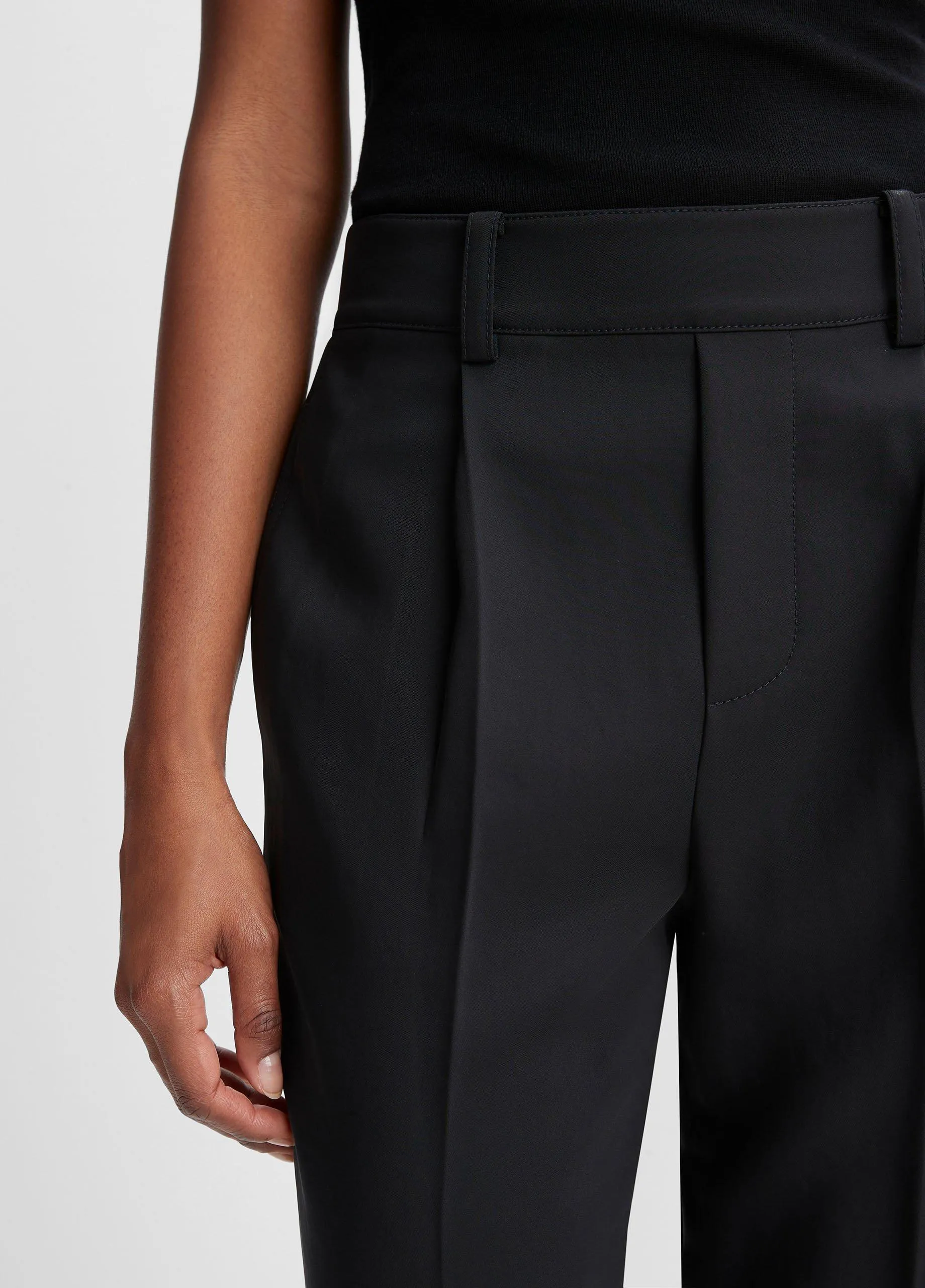 Mid-Rise Tapered Pull-On Pant