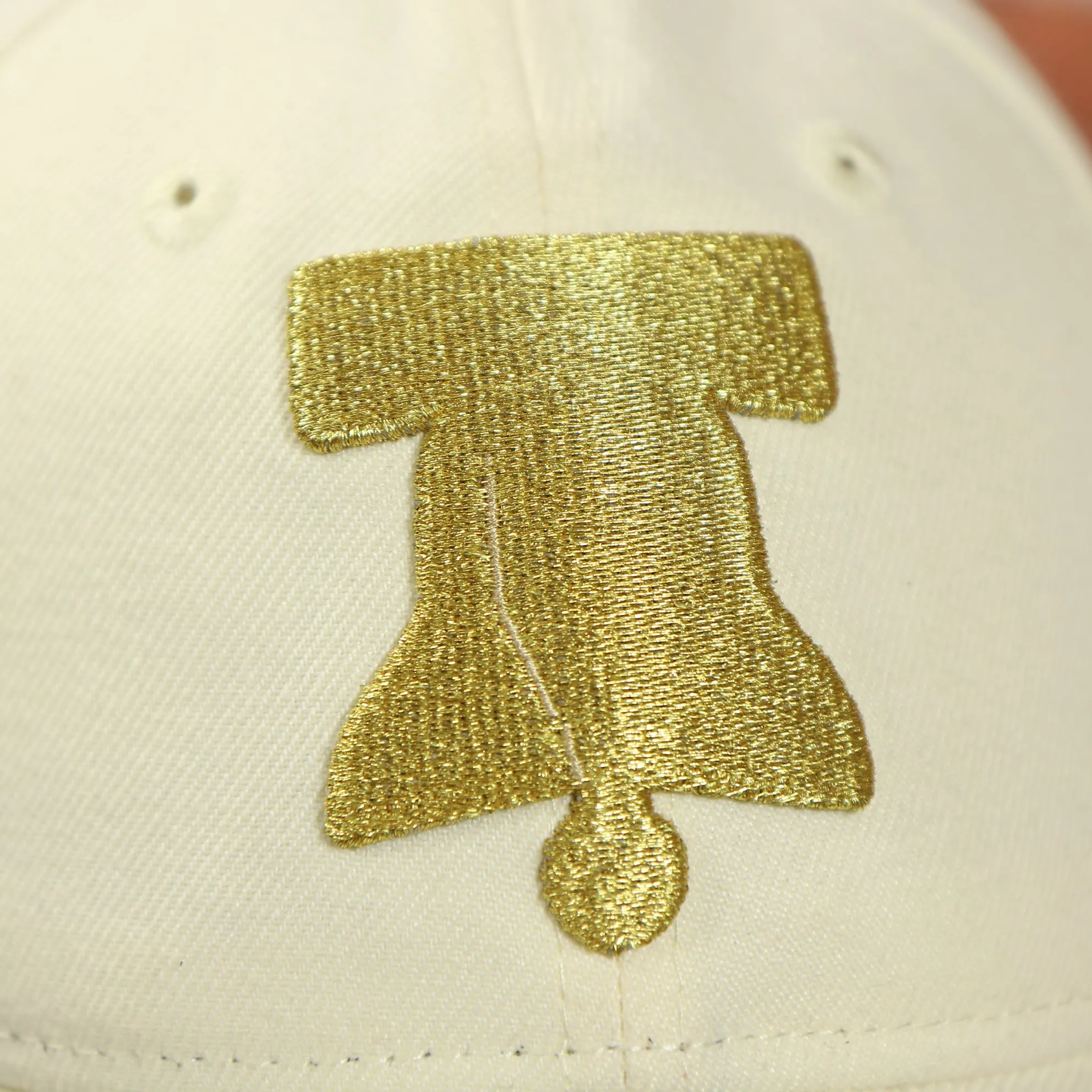 Sixers Snapback hat  Phildelphia 76ers vintage white Dad hat with gold embroidery New era 920