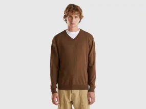 V-neck sweater in lightweight cotton blend - Brown | Benetton